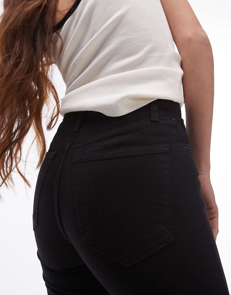 Черные джинсы с высокой посадкой Topshop Jamie
Черные джинсы с высокой посадкой Topshop Jamie