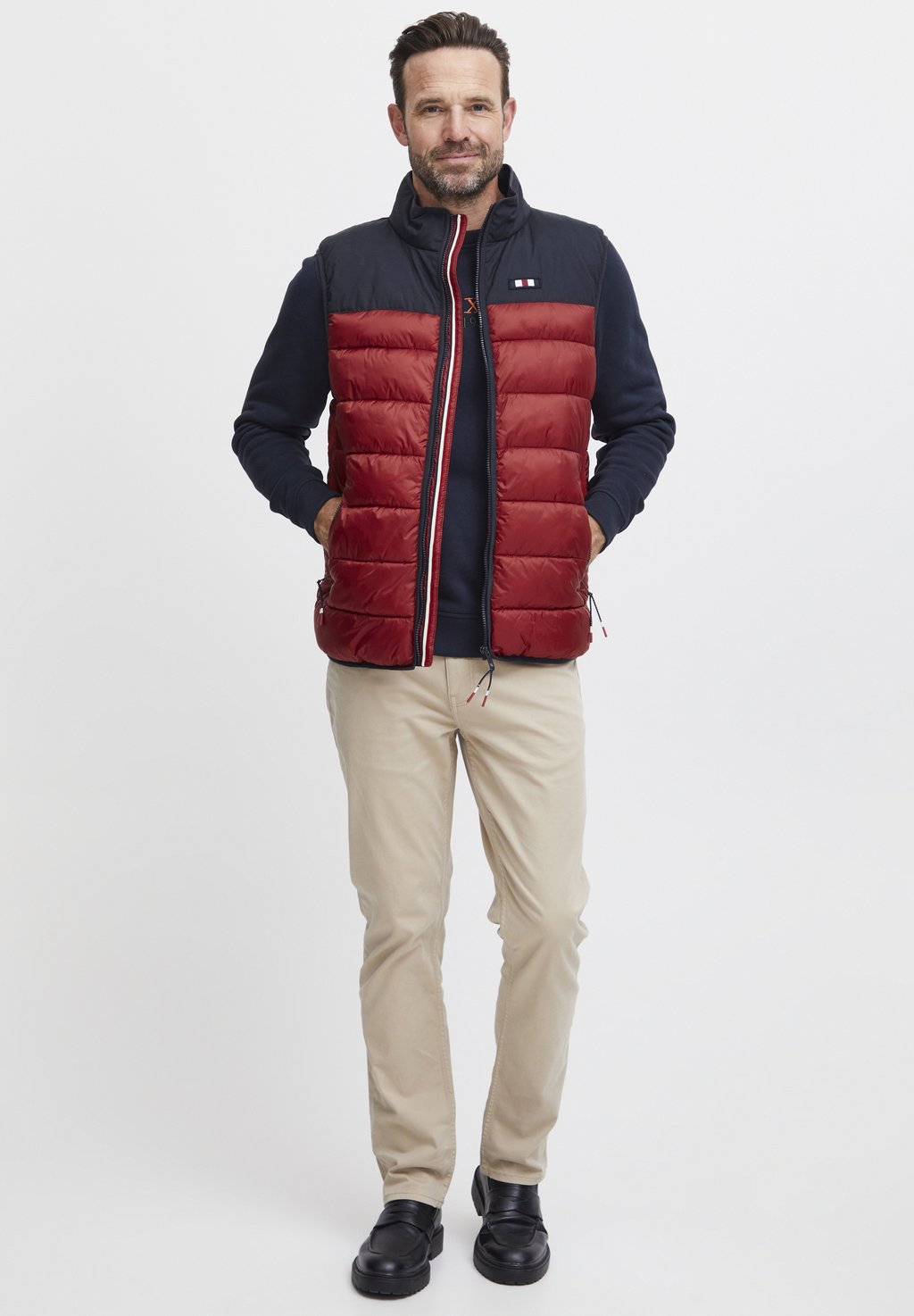 Жилет VINNCENT FQ1924, красный
Жилет VINNCENT FQ1924, красный