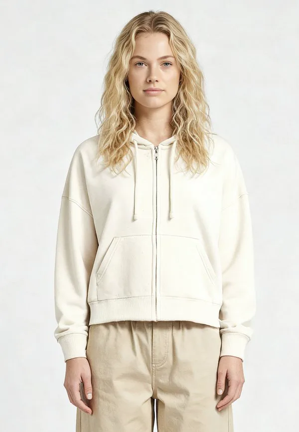 Базовая укороченная толстовка с капюшоном и отворотами на молнии. Mira Paris, Off-White, Белый, Базовая укороченная толстовка с капюшоном и отворотами на молнии. Mira Paris, Off-White
Базовая укороченная толстовка с капюшоном и отворотами на молнии. Mira Paris, Off-White, Белый, Базовая укороченная толстовка с капюшоном и отворотами на молнии. Mira Paris, Off-White