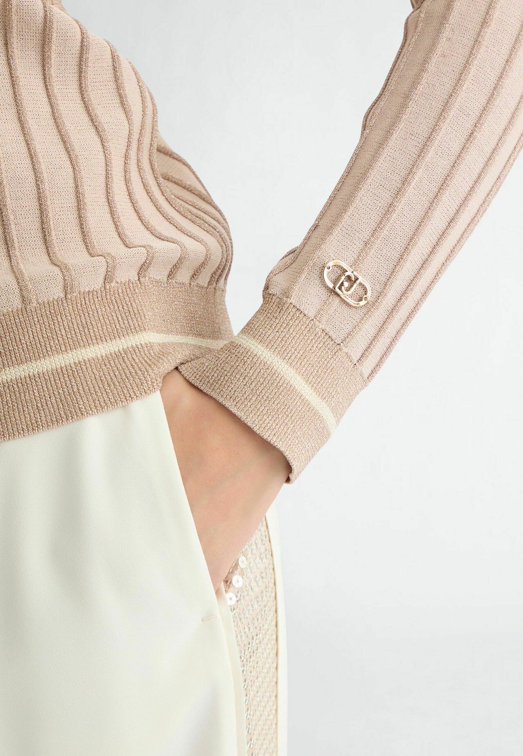 Толстовка с капюшоном LIU JO, бежевый
Толстовка с капюшоном LIU JO, бежевый