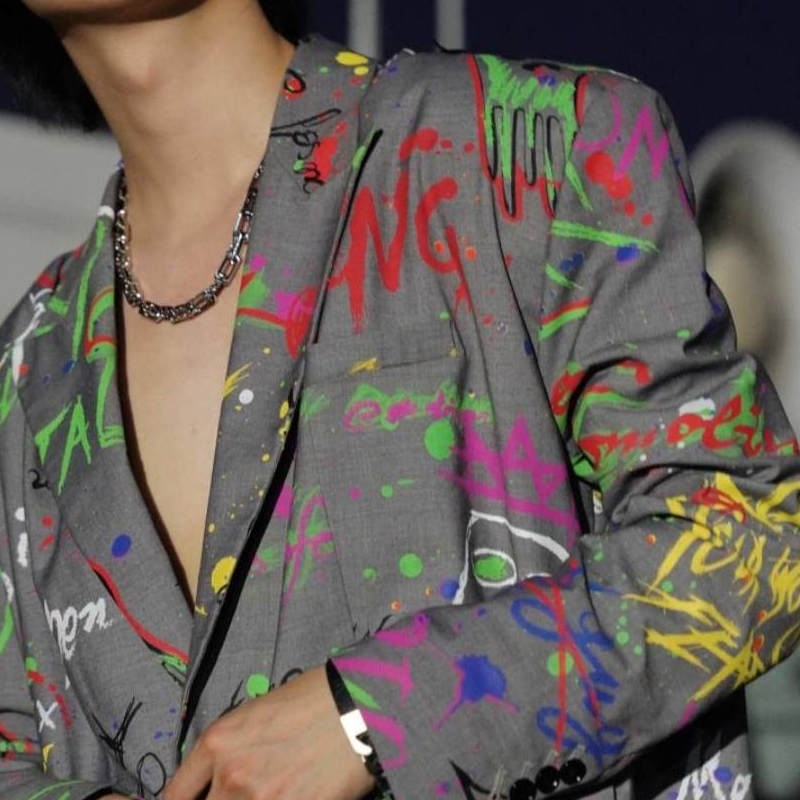 LOUIS VUITTON Металлическое колье унисекс серебро
LOUIS VUITTON Металлическое колье унисекс серебро