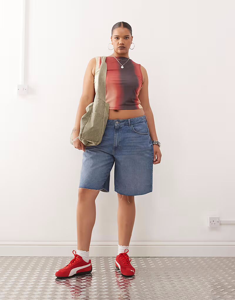 Короткие джинсовые шорты-бермуды Noisy May Curve с высокой талией в цвете средне-синего мытья
Короткие джинсовые шорты-бермуды Noisy May Curve с высокой талией в цвете средне-синего мытья