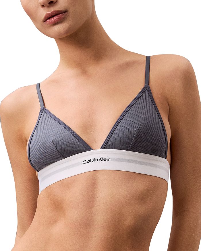 Хлопковый модальный эластичный ребристый треугольный бралетт без подкладки Calvin Klein, синий
Хлопковый модальный эластичный ребристый треугольный бралетт без подкладки Calvin Klein, синий