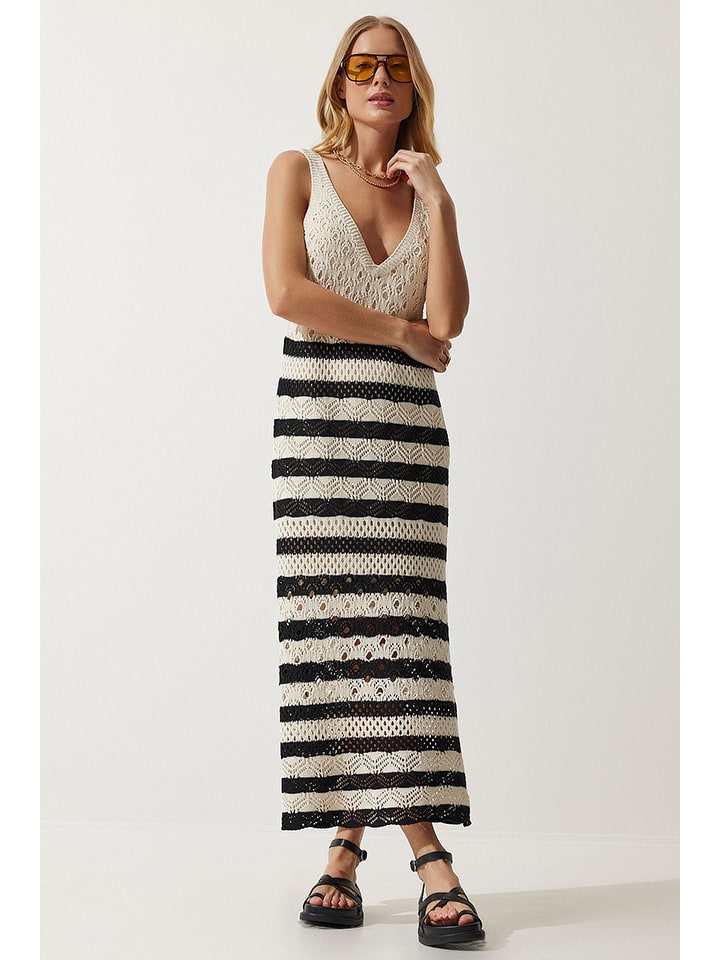 Длинное платье Happiness Istanbul 
Длинное платье Happiness Istanbul