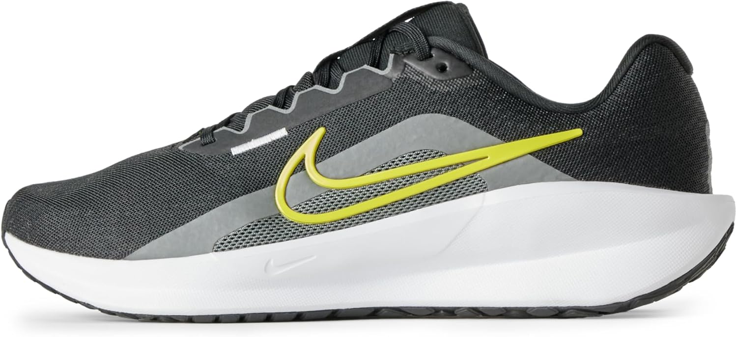 Мужские беговые кроссовки Nike Downshifter 13, белый/черный/серый
Мужские беговые кроссовки Nike Downshifter 13, белый/черный/серый