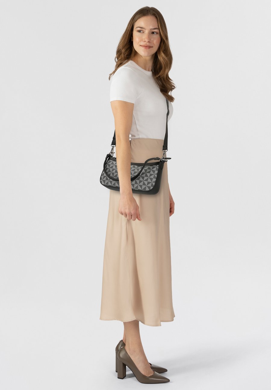 Сумка Gabor Handbag, Black
Сумка Gabor Handbag, Black