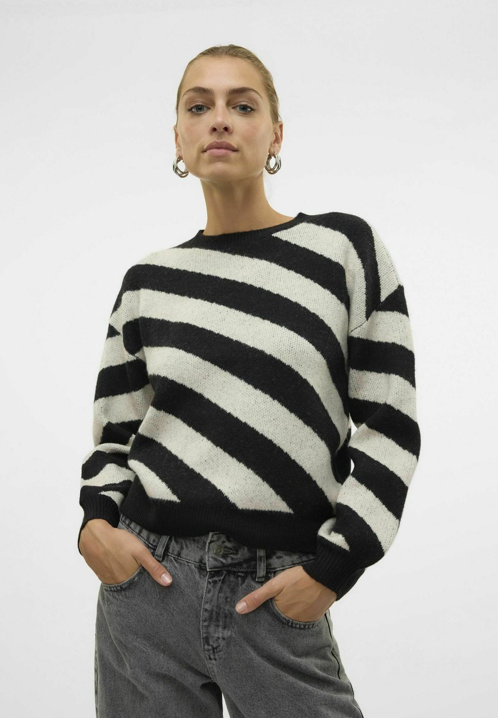 Джемпер VMLARA Vero Moda, черный 
Джемпер VMLARA Vero Moda, черный