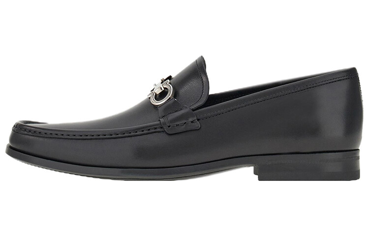 Двусторонние мокасины Salvatore Ferragamo Gancini с пластинкой
Двусторонние мокасины Salvatore Ferragamo Gancini с пластинкой