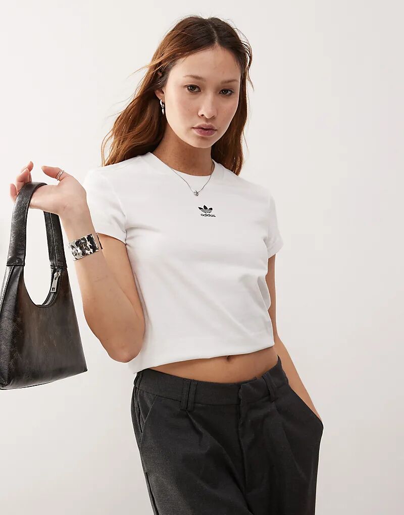 Футболка Essentials Slim белого цвета adidas Originals
Футболка Essentials Slim белого цвета adidas Originals