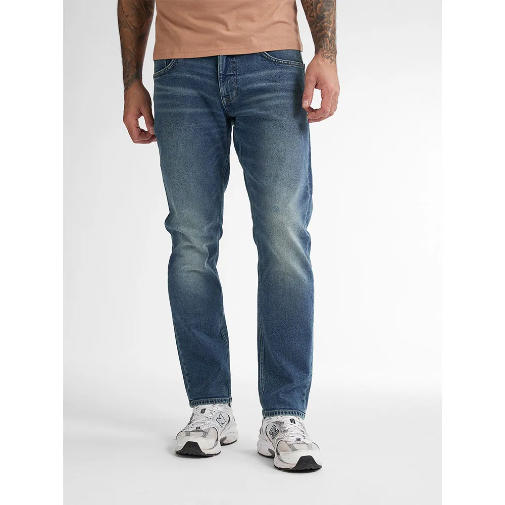 Джинсы Petrol Industries M-1050-DNM005 Tapered Fit, синий
Джинсы Petrol Industries M-1050-DNM005 Tapered Fit, синий