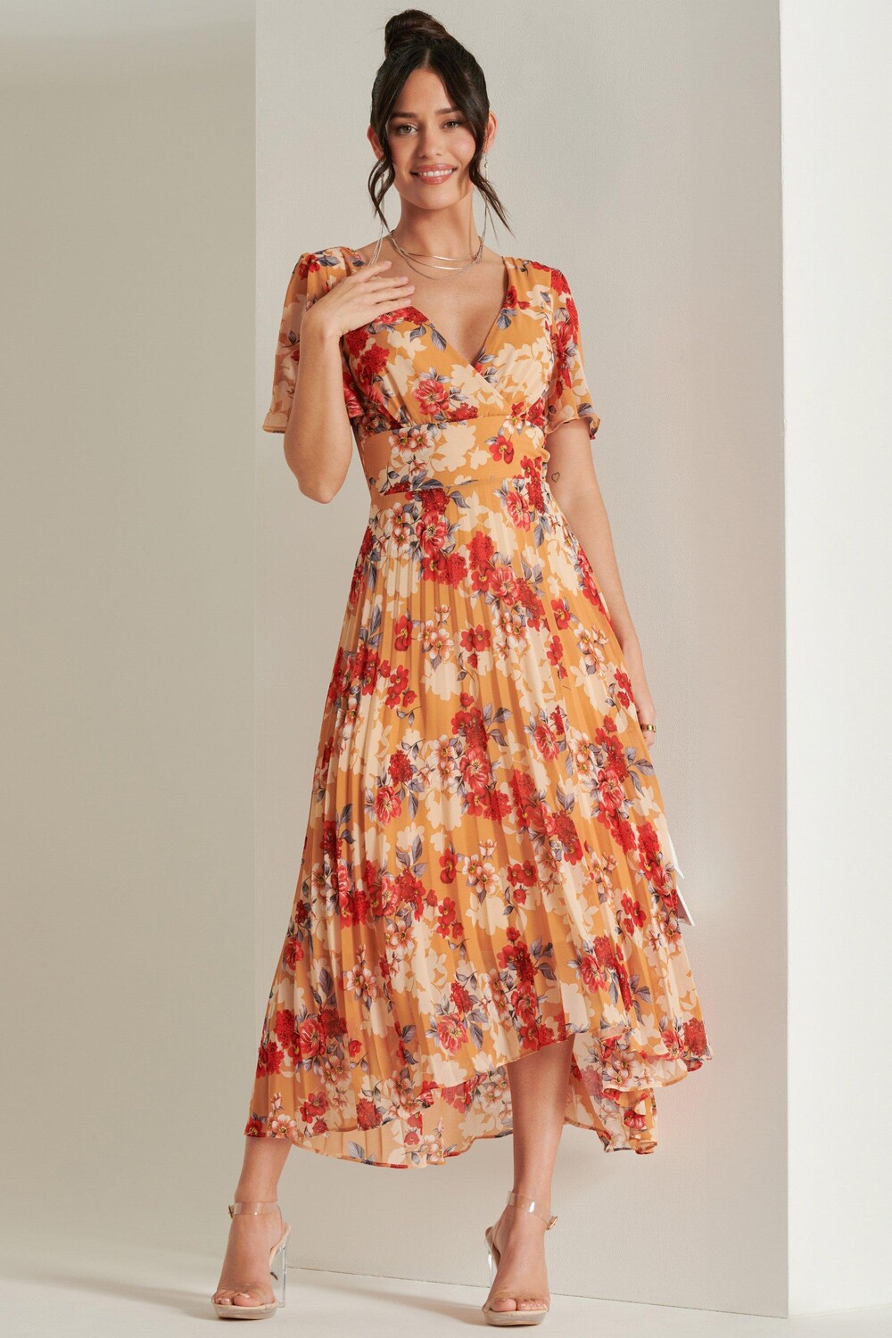 Плиссированное шифоновое платье макси с высоким низким вырезом Jolie Moi, красный
Плиссированное шифоновое платье макси с высоким низким вырезом Jolie Moi, красный