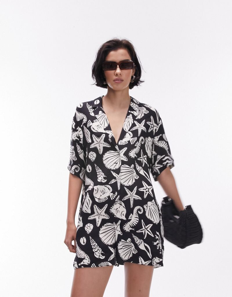 Комбинезон на пуговицах Topshop с однотонным принтом ракушки
Комбинезон на пуговицах Topshop с однотонным принтом ракушки