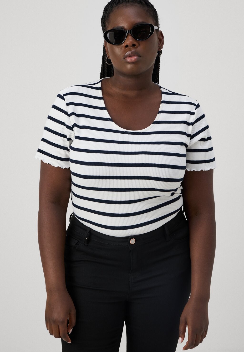 Джинсы прямого кроя VMCFLASH Vero Moda Curve, черный
Джинсы прямого кроя VMCFLASH Vero Moda Curve, черный