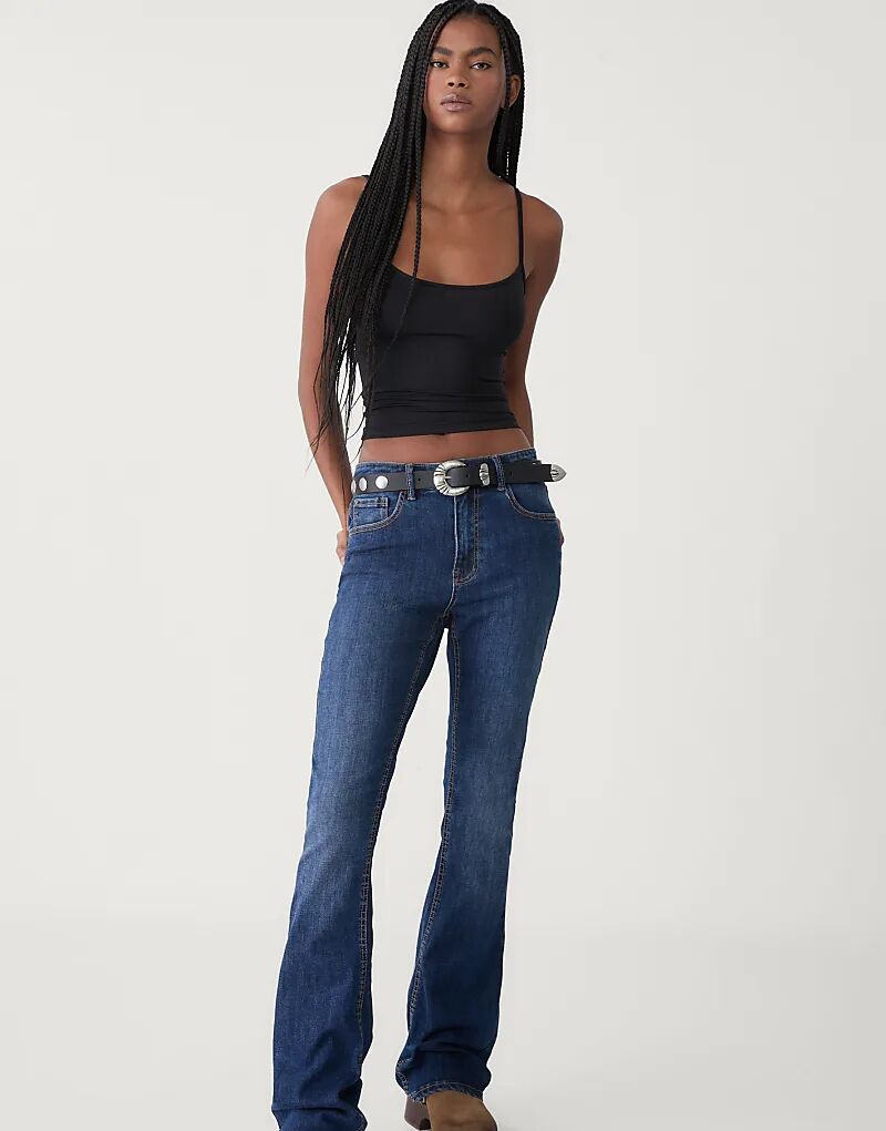 Топ Stradivarius из полиамида с бретельками черного цвета
Топ Stradivarius из полиамида с бретельками черного цвета