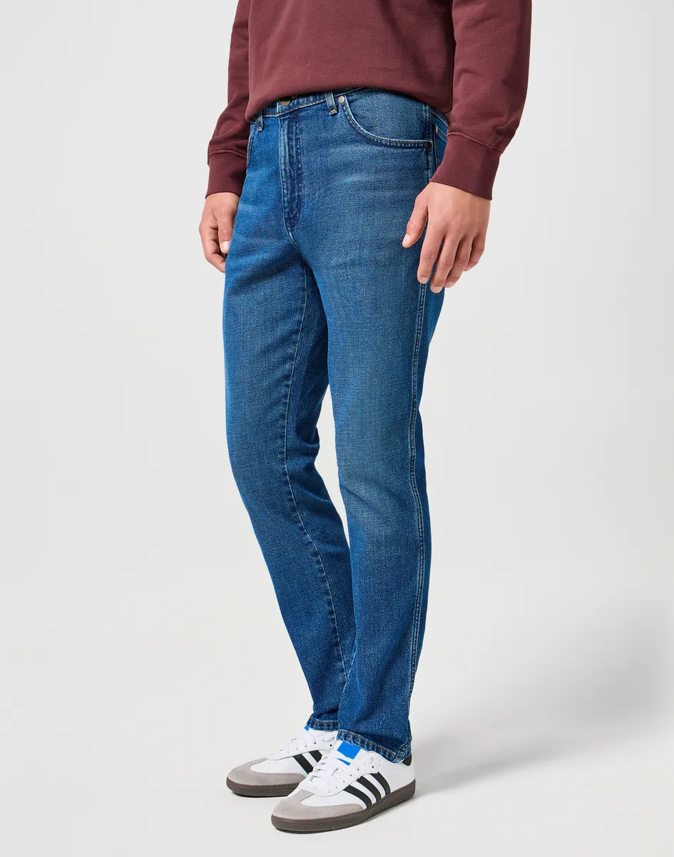 Джинсы Wrangler с 5 карманами "River FREE TO STRETCH", стандартный крой, цвет Sundown Blue
Джинсы Wrangler с 5 карманами "River FREE TO STRETCH", стандартный крой, цвет Sundown Blue