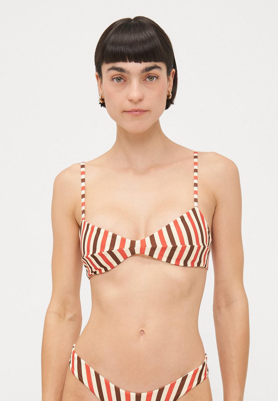 Топ бикини Haight ADJUSTABLE MONICA, White/Red/Brown/Multi-Coloured
Топ бикини Haight ADJUSTABLE MONICA, White/Red/Brown/Multi-Coloured