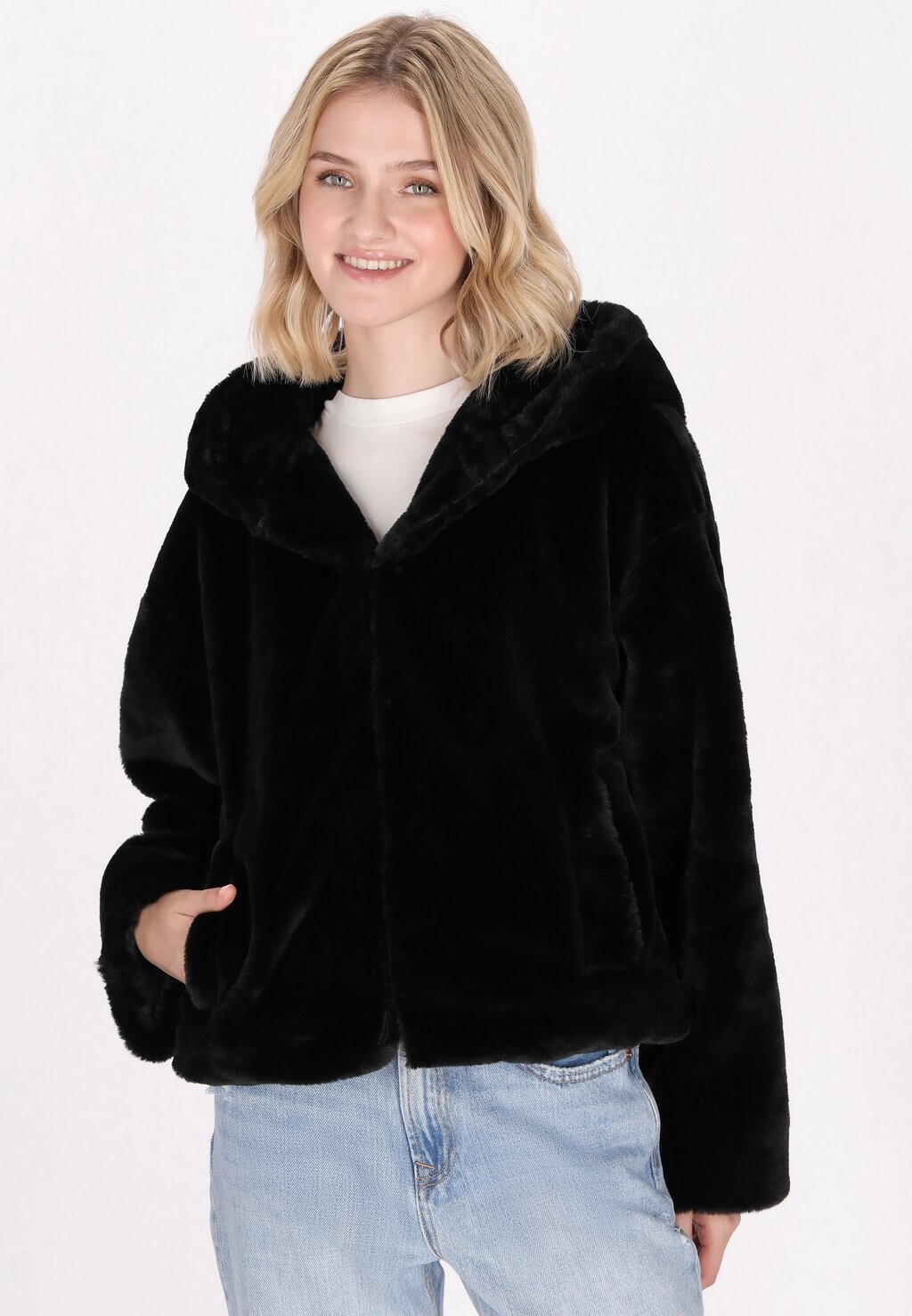 Зимняя куртка myMo, черный
Зимняя куртка myMo, черный