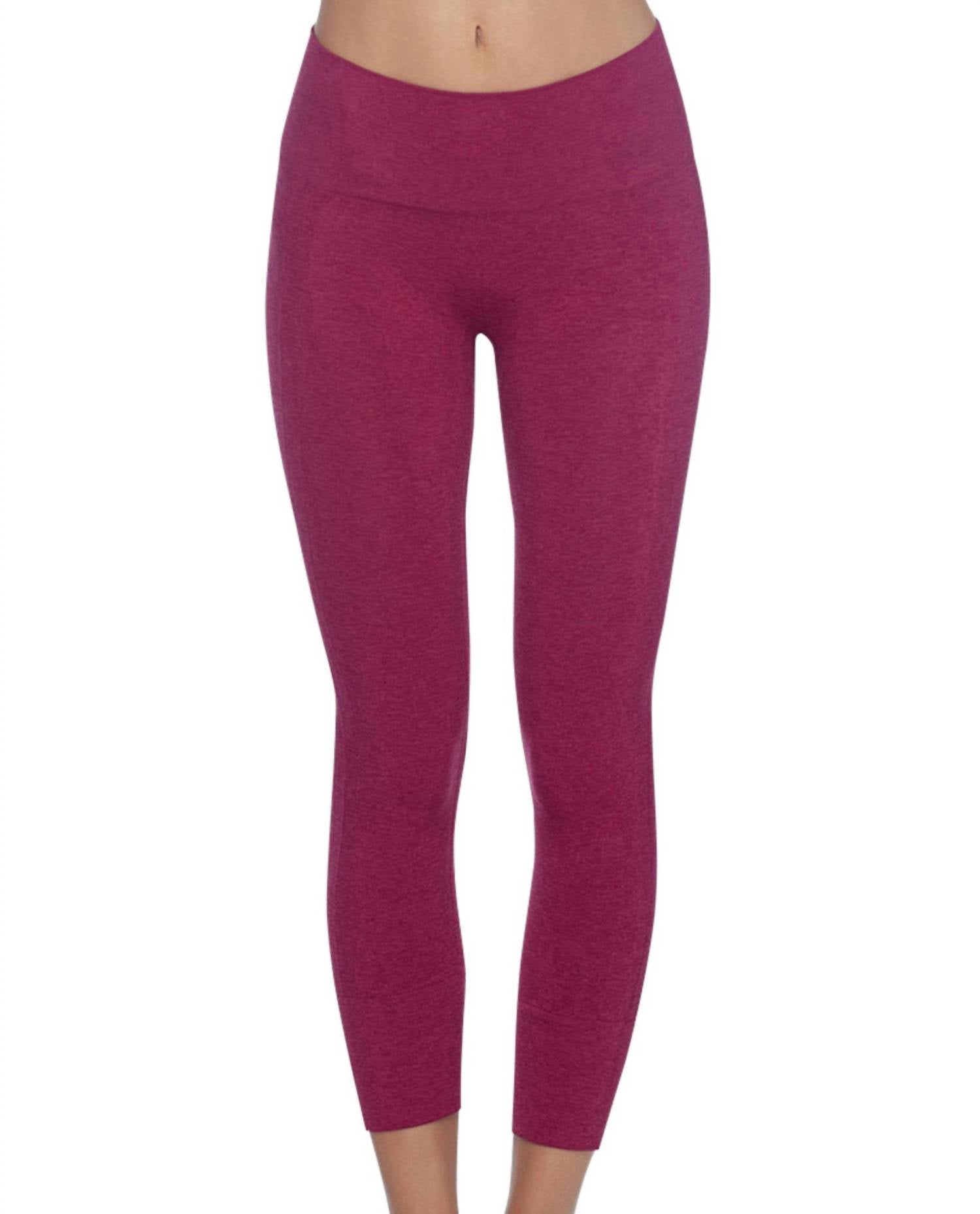 Леггинсы Trikonasana Capri в сливовом цвете Body Glove, Plum
Леггинсы Trikonasana Capri в сливовом цвете Body Glove, Plum