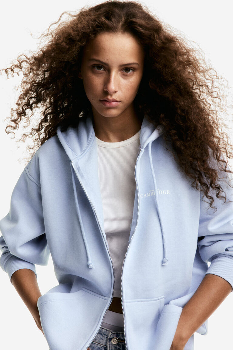 Толстовка на молнии оверсайз с принтом H&M, синий
Толстовка на молнии оверсайз с принтом H&M, синий