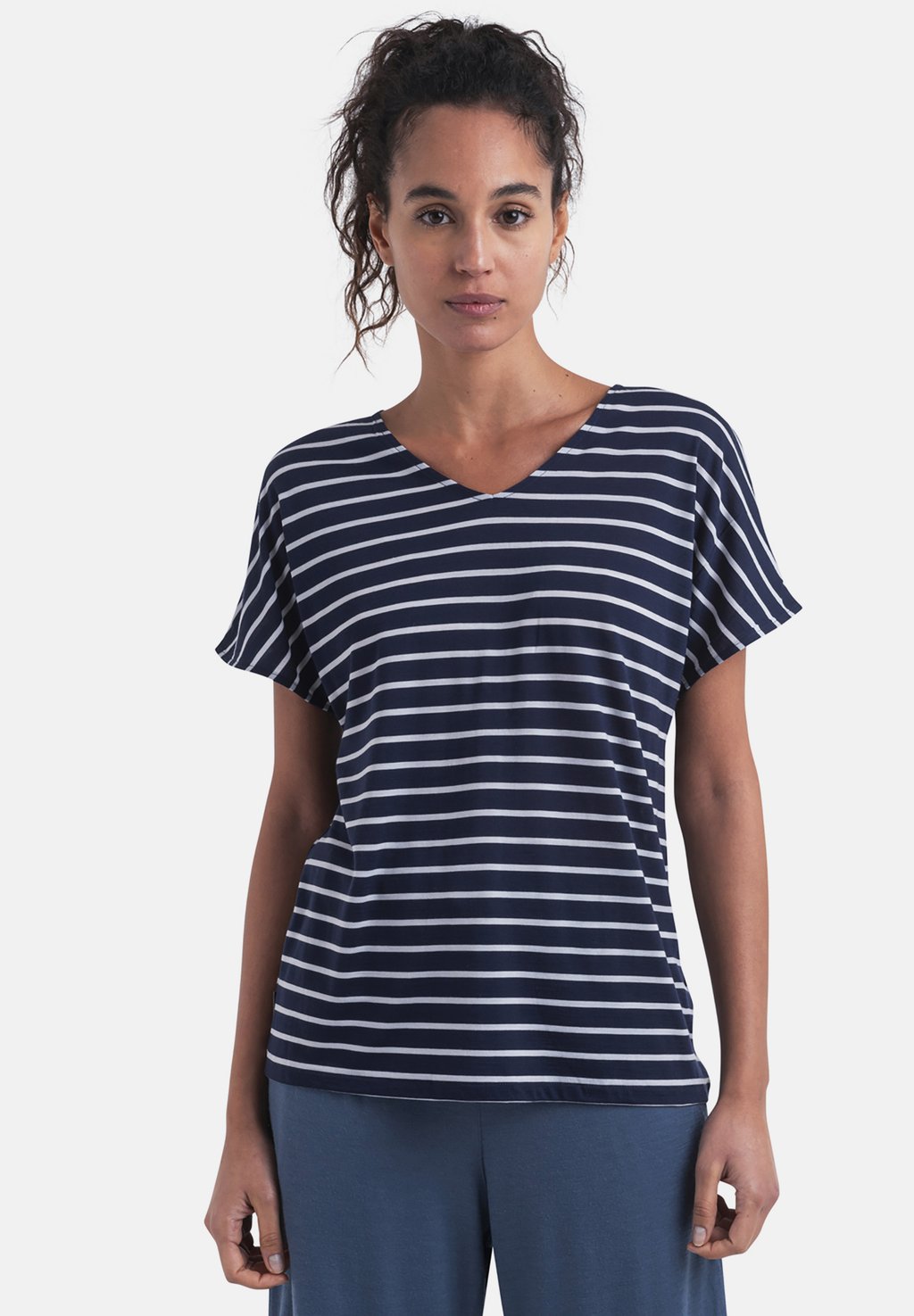 Футболка с принтом icebreaker, цвет Midnight Navy Snow
Футболка с принтом icebreaker, цвет Midnight Navy Snow