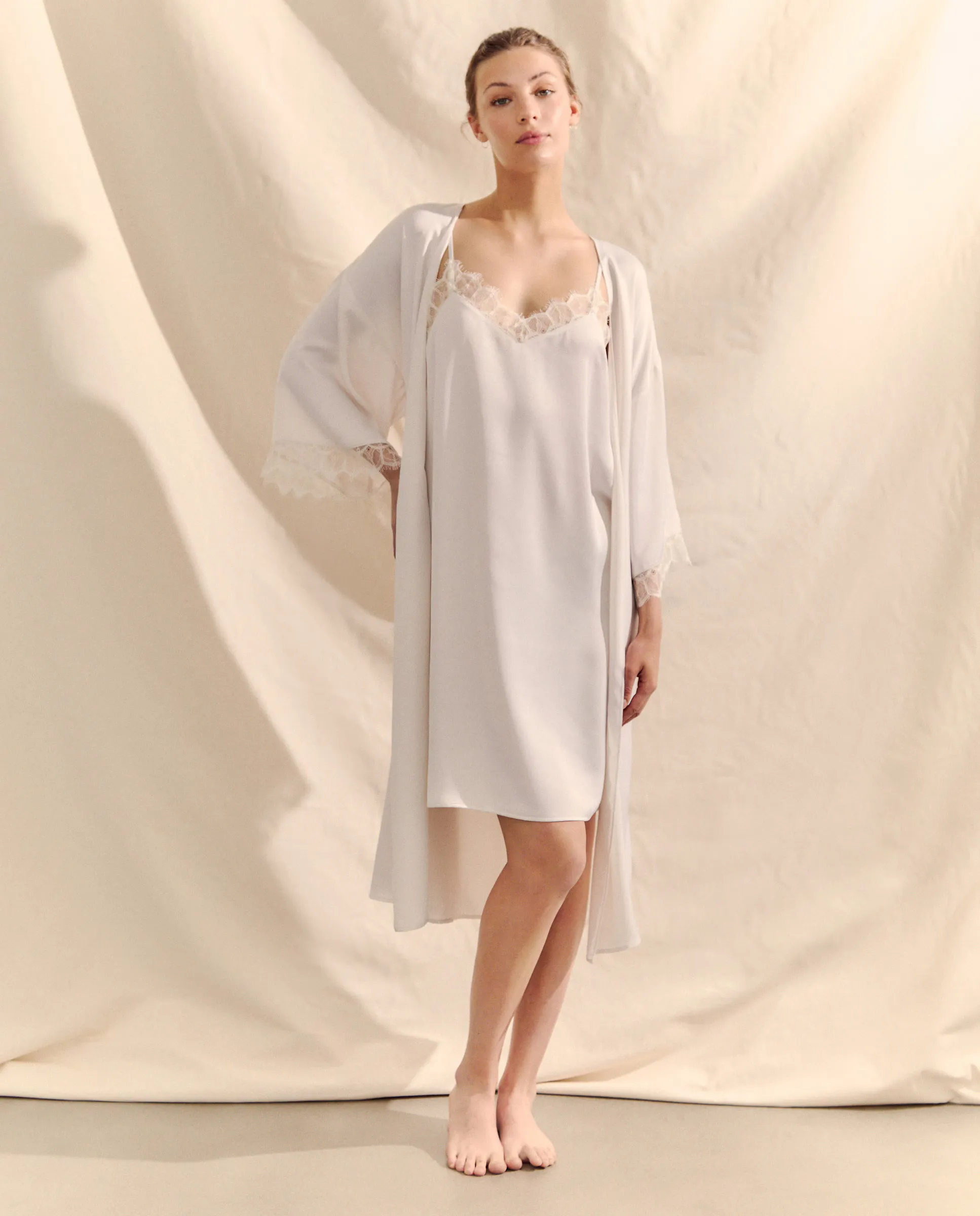 Женский сатиновый халат Énfasis, белый
Женский сатиновый халат Énfasis, белый