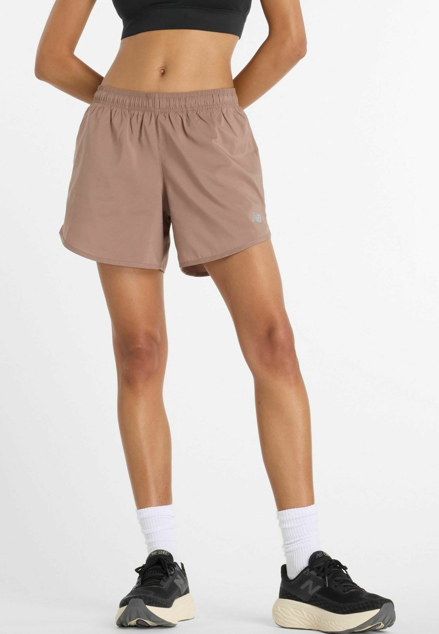 Спортивные шорты New Balance ESSENTIALS , Earth Shadow/Brown
Спортивные шорты New Balance ESSENTIALS , Earth Shadow/Brown