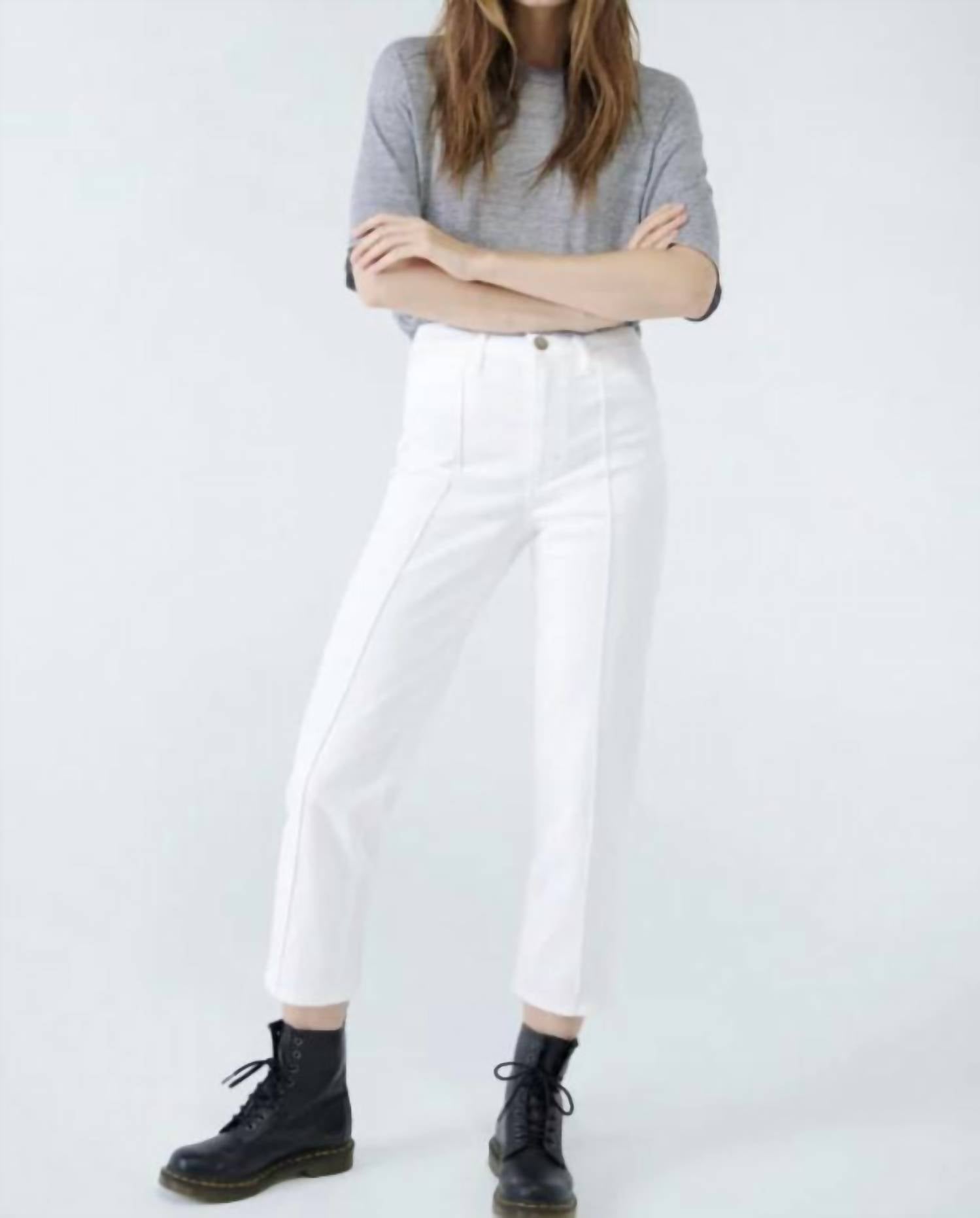 Джинсы Bree с высокой талией и фасоном «Stovepipe» цвета «Opal» Unpublished
Джинсы Bree с высокой талией и фасоном «Stovepipe» цвета «Opal» Unpublished