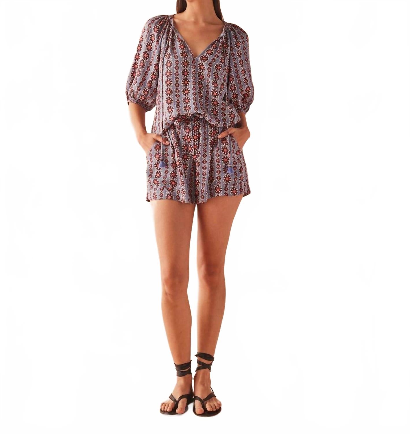 Блузка Isla с V-образным вырезом цвета омари-гибискус Omika, Omari Hibiscus
Блузка Isla с V-образным вырезом цвета омари-гибискус Omika, Omari Hibiscus