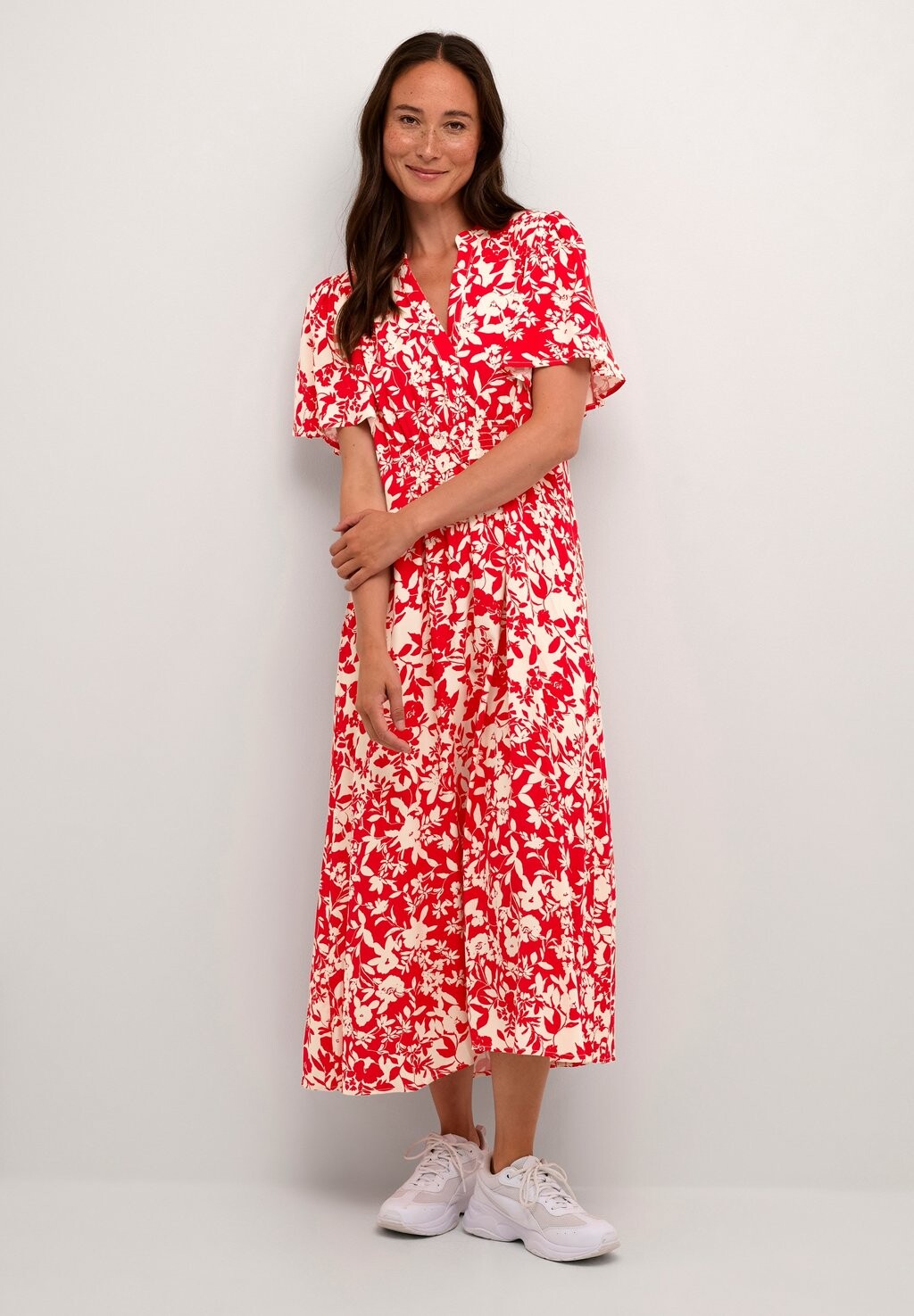 Платье макси Culture, цвет red whitecap flower
Платье макси Culture, цвет red whitecap flower