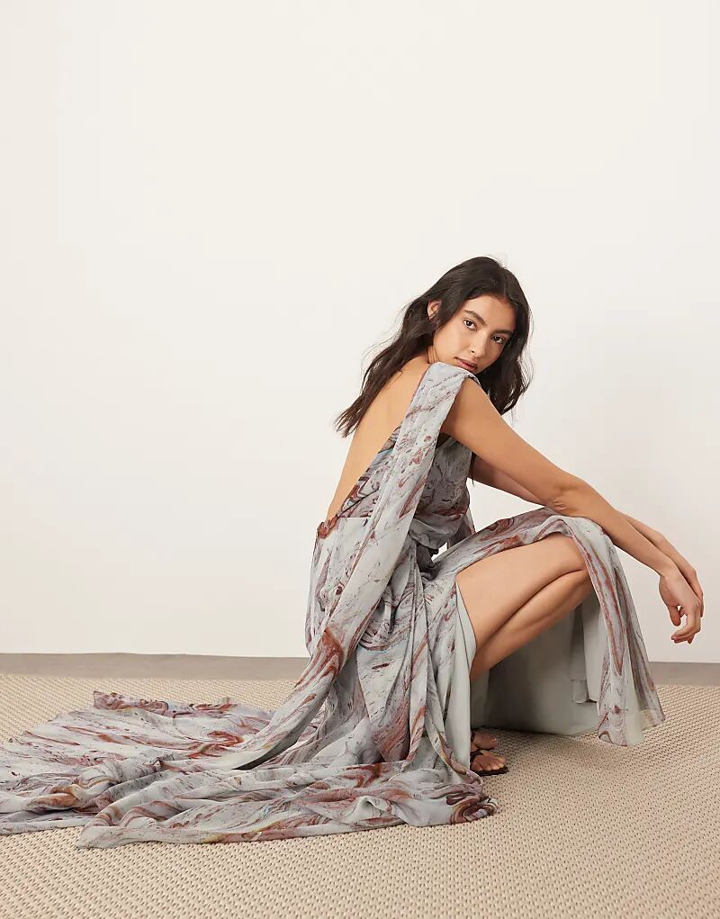 Платье макси из шифона ARRANGE с драпировкой и шарфом в синем мраморном узоре
Платье макси из шифона ARRANGE с драпировкой и шарфом в синем мраморном узоре