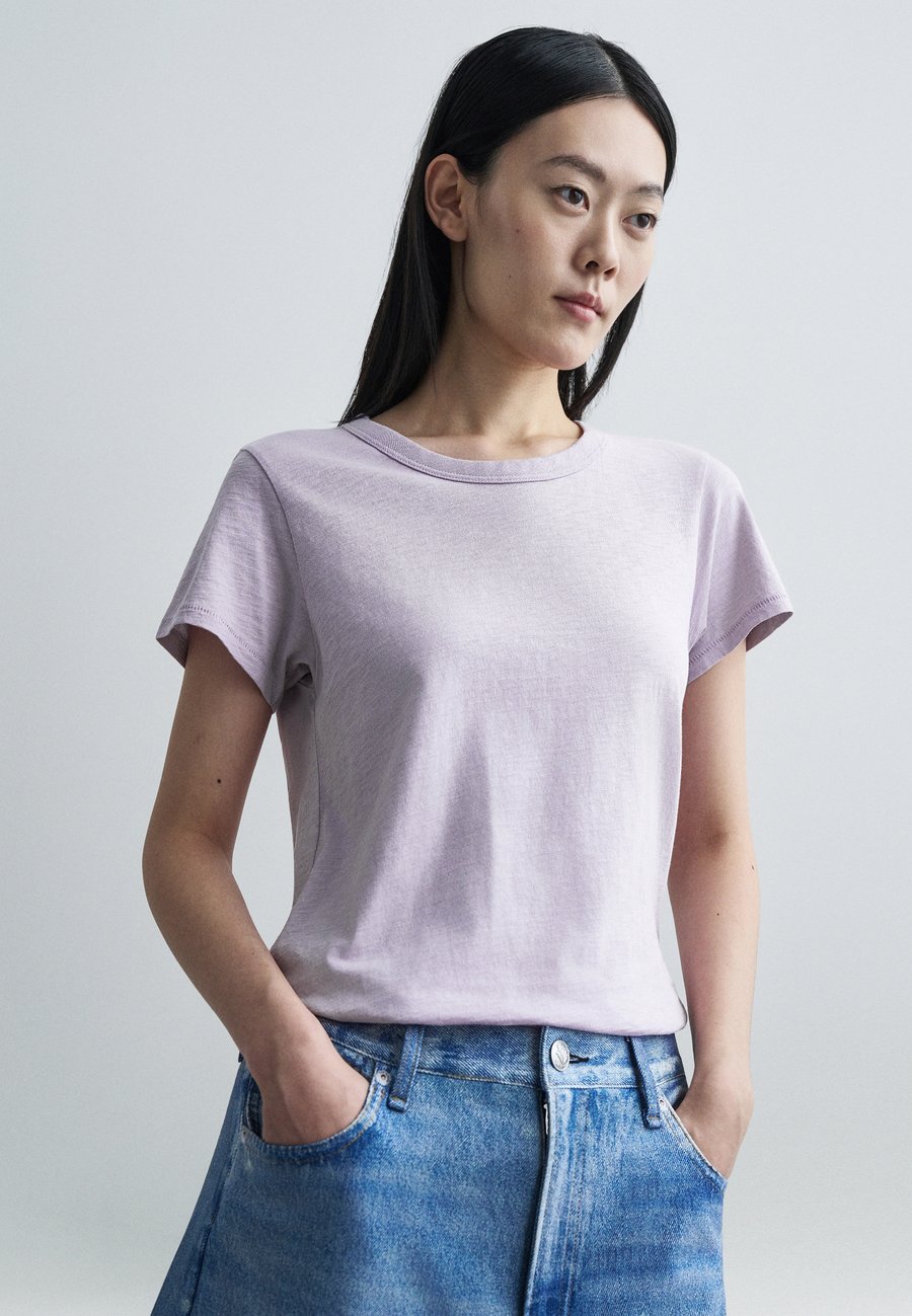 Футболка rag & bone THE SLUB TEE, Lilac, Белый, Футболка rag & bone THE SLUB TEE, Lilac
Футболка rag & bone THE SLUB TEE, Lilac, Белый, Футболка rag & bone THE SLUB TEE, Lilac