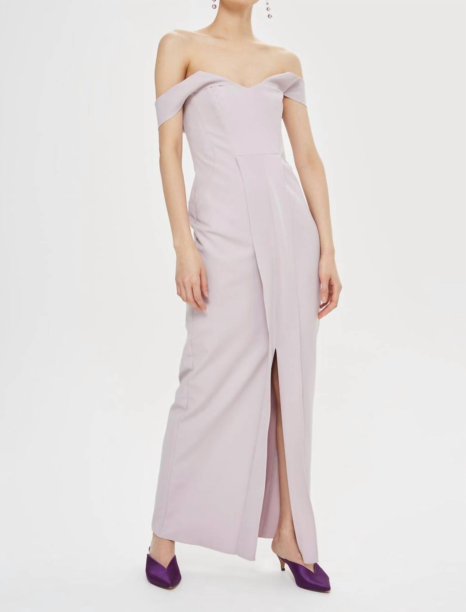 Вечернее платье-бандо с открытыми плечами и разрезом спереди в лавандовом цвете Topshop
Вечернее платье-бандо с открытыми плечами и разрезом спереди в лавандовом цвете Topshop