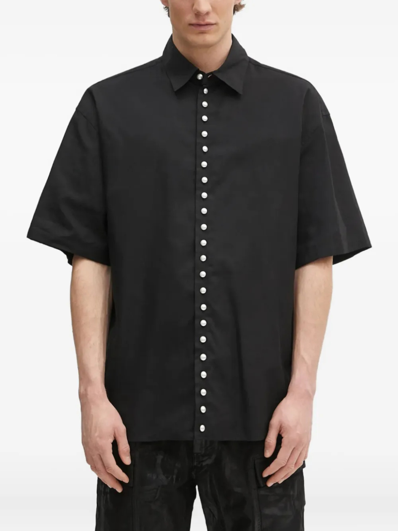 Рубашка AMBUSH с короткими рукавами, украшенная жемчугом, черный
Рубашка AMBUSH с короткими рукавами, украшенная жемчугом, черный