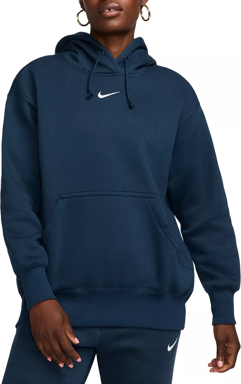 Женский свободный пуловер с капюшоном из флиса Nike Sportswear Phoenix, цвет Armory Navy
Женский свободный пуловер с капюшоном из флиса Nike Sportswear Phoenix, цвет Armory Navy