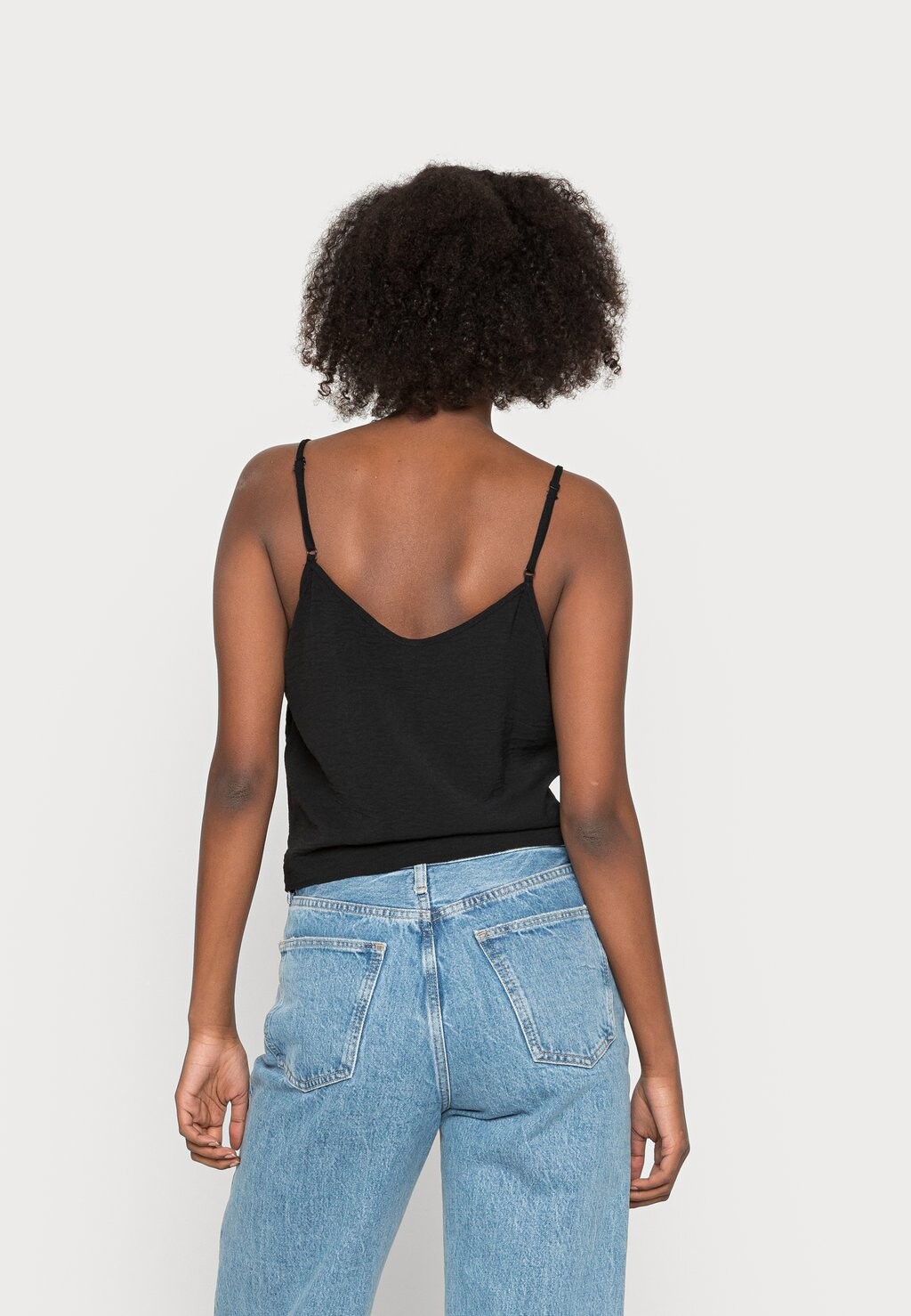 Топ Onlmette Strap Button ONLY, черный 
Топ Onlmette Strap Button ONLY, черный