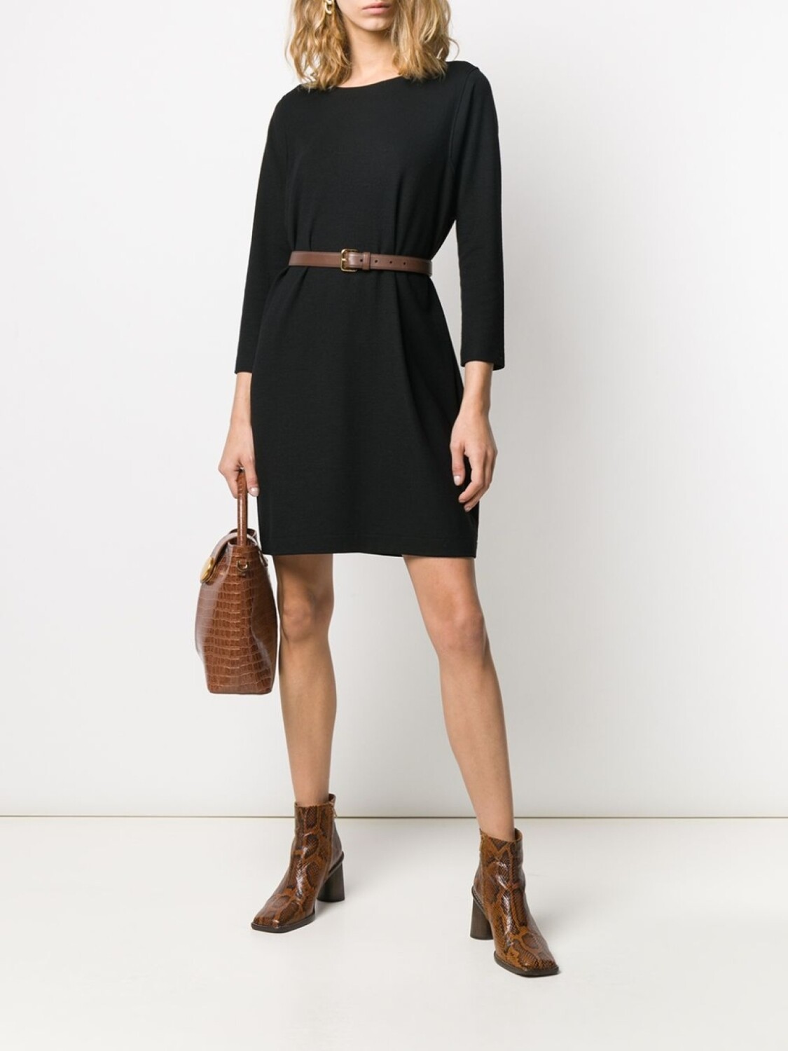 Harris Wharf London платье-трапеция с вырезом-лодочкой, черный
Harris Wharf London платье-трапеция с вырезом-лодочкой, черный