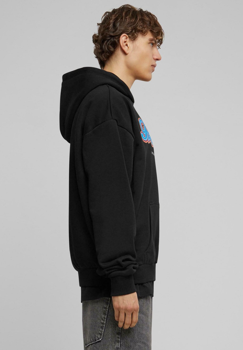 Толстовка с капюшоном Upscale by Mister Tee, черный 
Толстовка с капюшоном Upscale by Mister Tee, черный