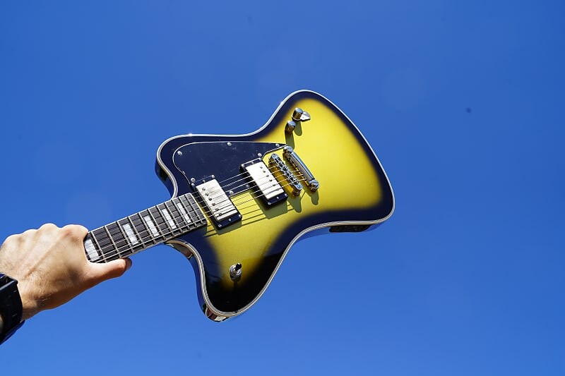 Электрогитара ESP LTD SIGNATURE SERIES - Vintage Silver Sunburst Bill Kelliher SPARROWHAWK 6-String Electric Guitar w/ Case
Электрогитара ESP LTD SIGNATURE SERIES - Vintage Silver Sunburst Bill Kelliher SPARROWHAWK 6-String Electric Guitar w/ Case