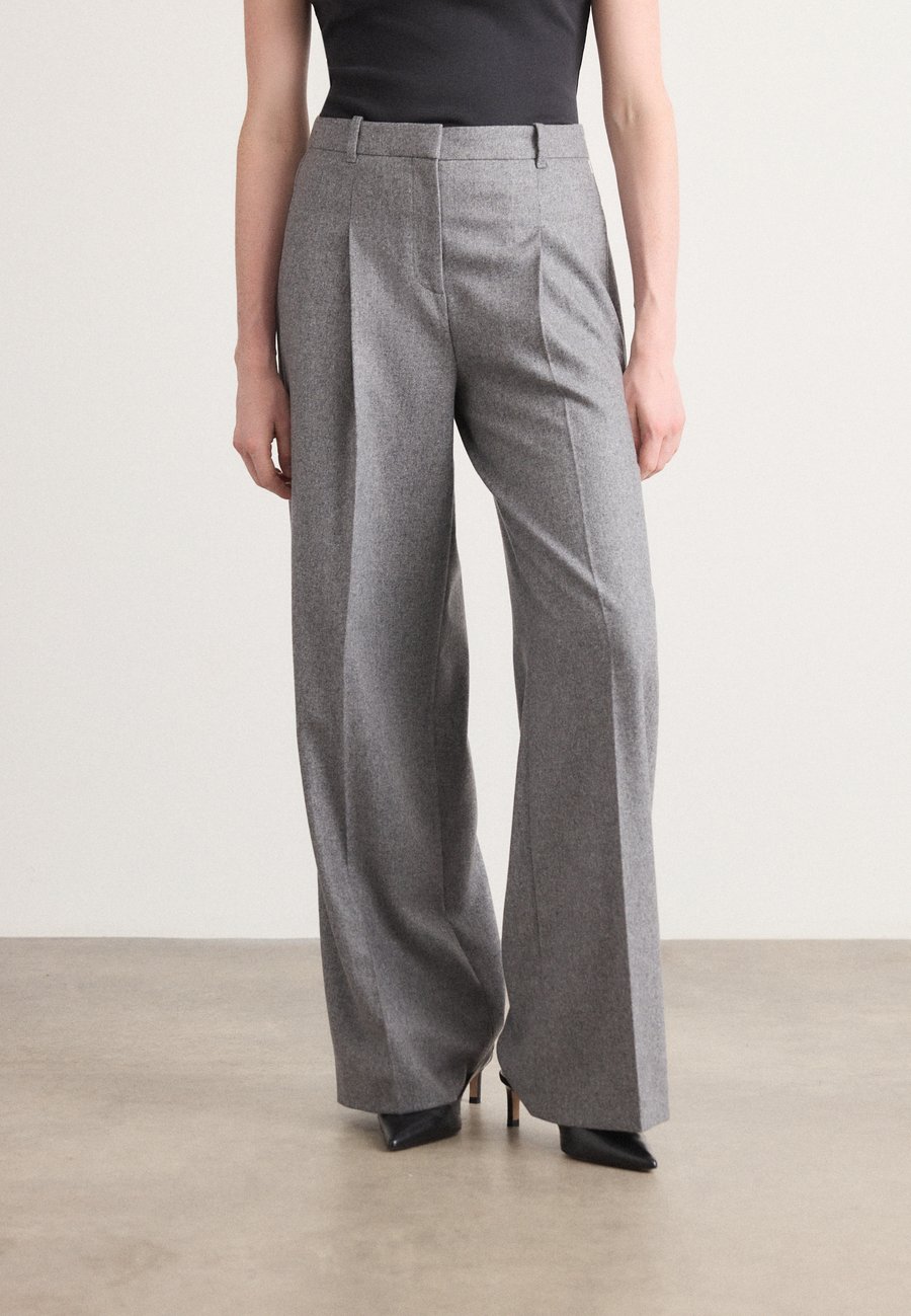 Брюки BOSS TIANA4, Light Pastel Grey/Light Grey
Брюки BOSS TIANA4, Light Pastel Grey/Light Grey