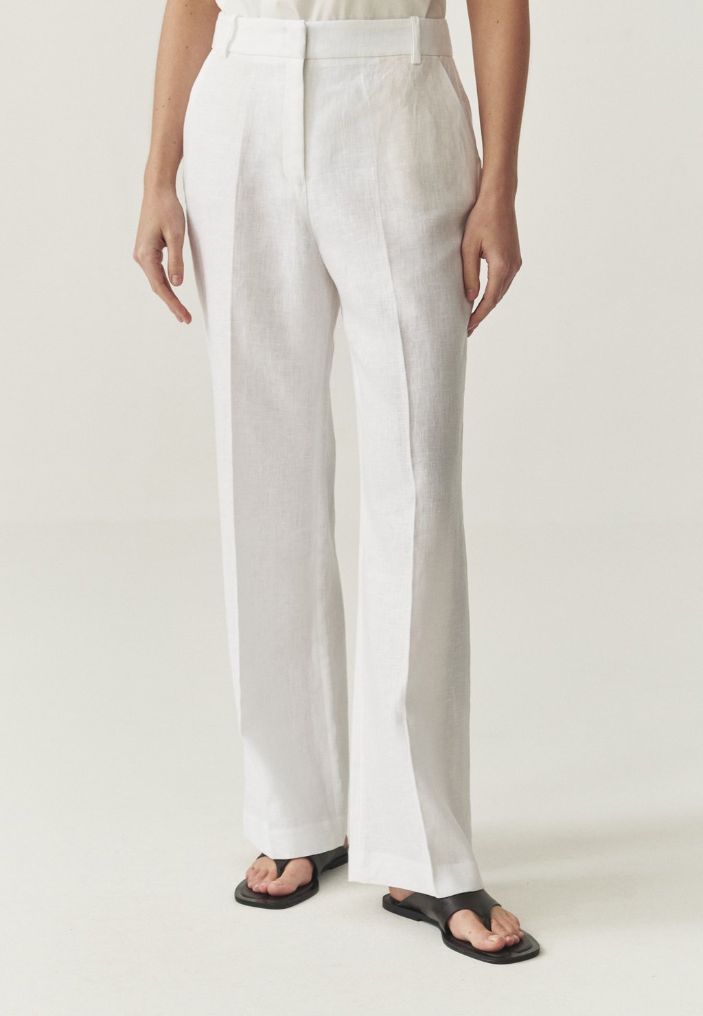 Брюки ZARIANA TATUUM, кремовый
Брюки ZARIANA TATUUM, кремовый