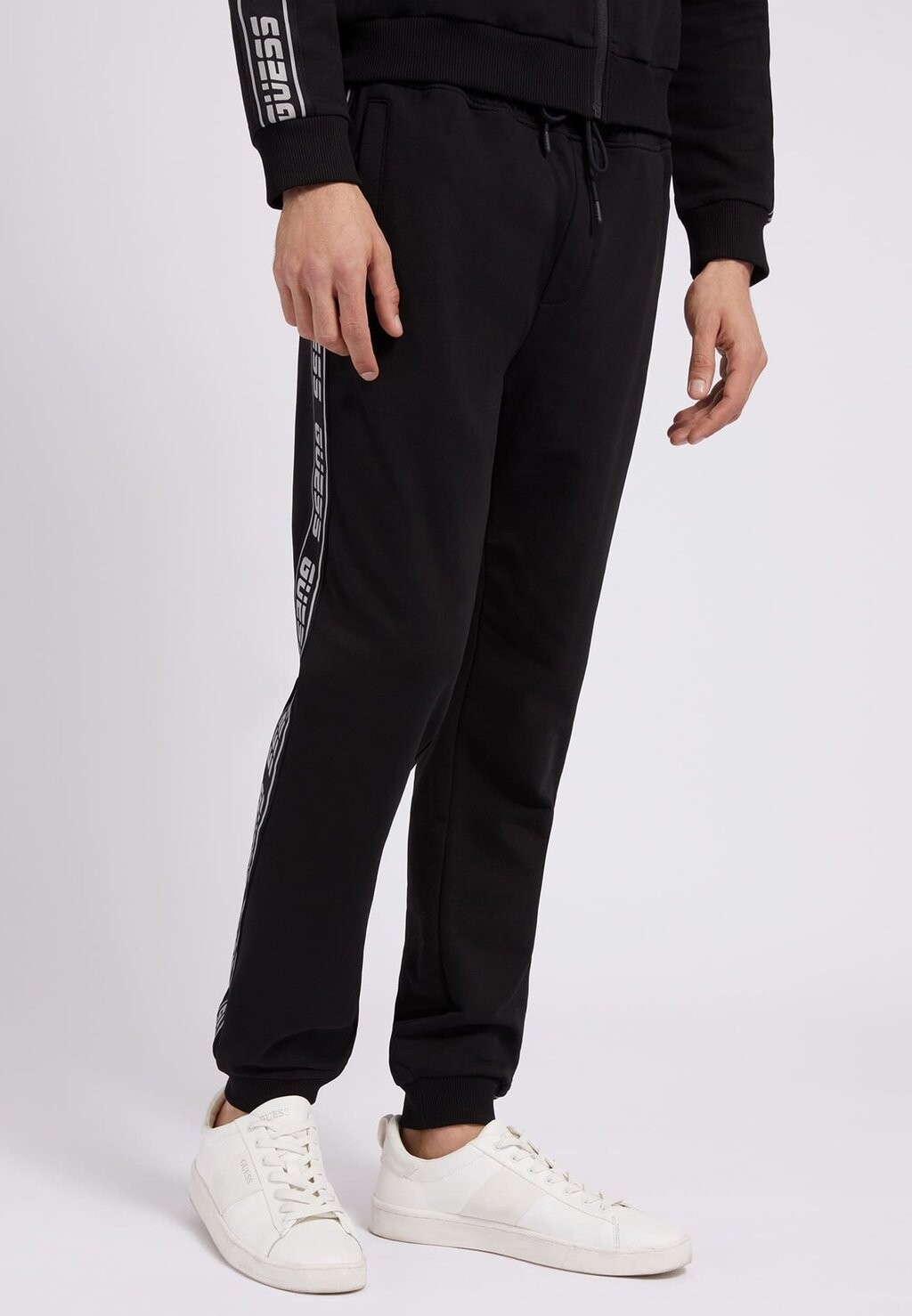 Спортивные брюки Jogging Guess, цвет schwarz
Спортивные брюки Jogging Guess, цвет schwarz