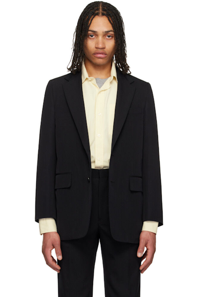 Черный легкий шерстяной габардиновый блейзер Max AURALEE
Черный легкий шерстяной габардиновый блейзер Max AURALEE