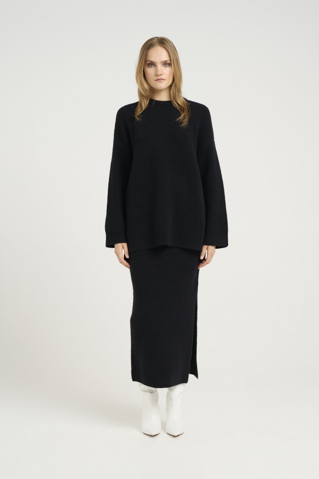 Джемпер ALPHA Gestuz, черный
Джемпер ALPHA Gestuz, черный