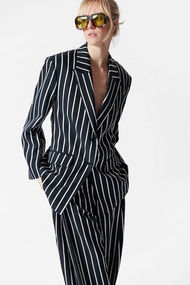 Элегантный блейзер с широкими плечами & Other Stories, мультиколор
Элегантный блейзер с широкими плечами & Other Stories, мультиколор