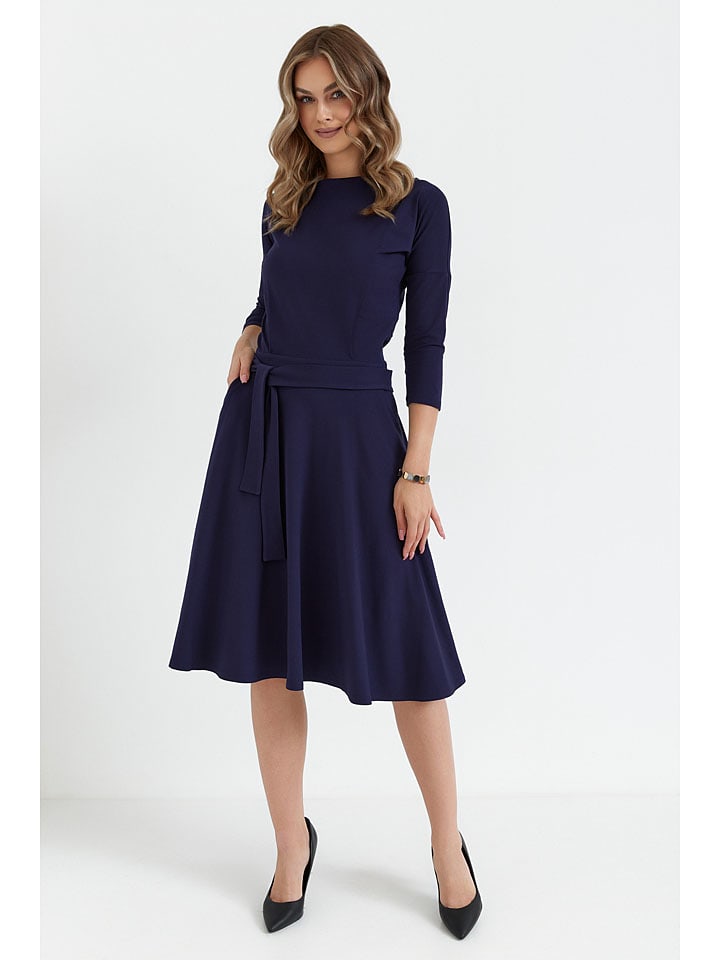 Платье до колена made of emotion, темно-синий
Платье до колена made of emotion, темно-синий