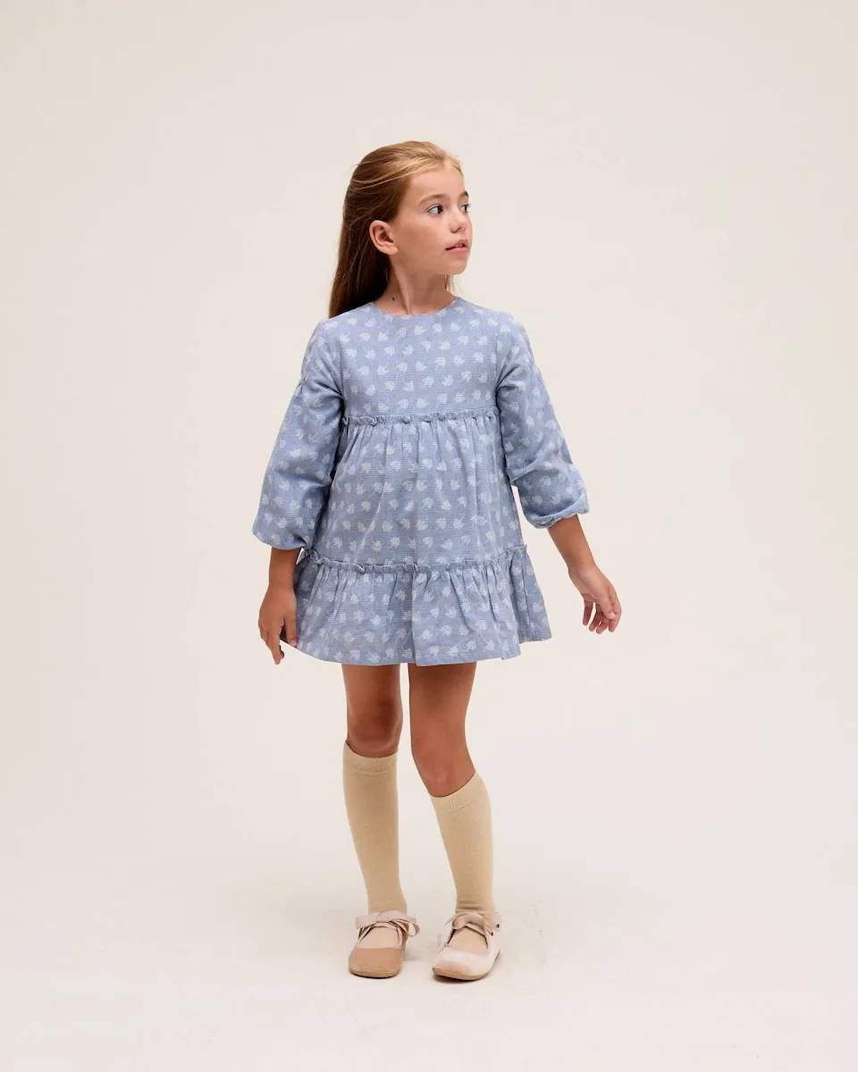 Небесно-голубое детское платье с принтом листьев Dadati
Небесно-голубое детское платье с принтом листьев Dadati