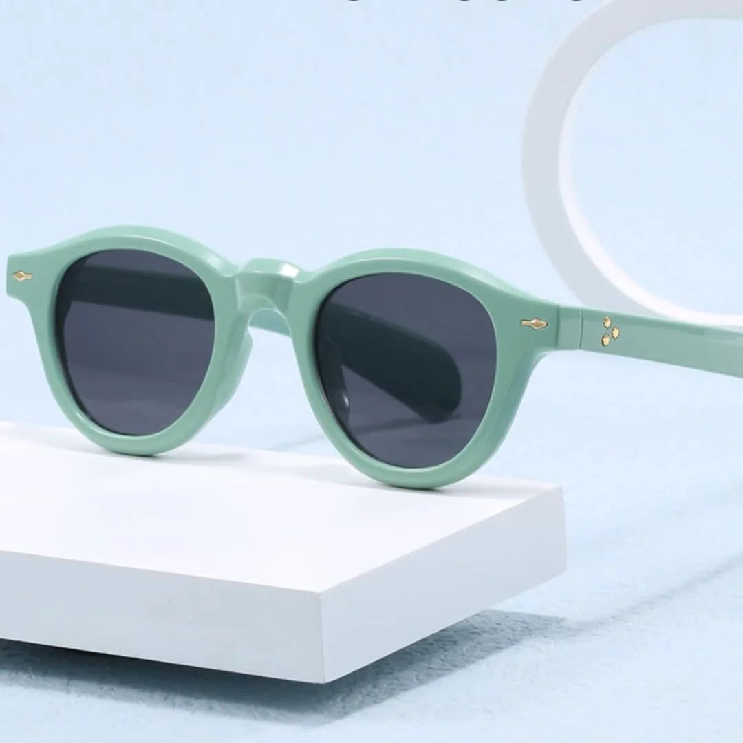 Солнцезащитные очки с защитой UV400 | Круглая оправа, цветные линзы | Для женщин и мужчин, для занятий спортом на открытом воздухе и вождения DSVIGF, Orange Blue
Солнцезащитные очки с защитой UV400 | Круглая оправа, цветные линзы | Для женщин и мужчин, для занятий спортом на открытом воздухе и вождения DSVIGF, Orange Blue