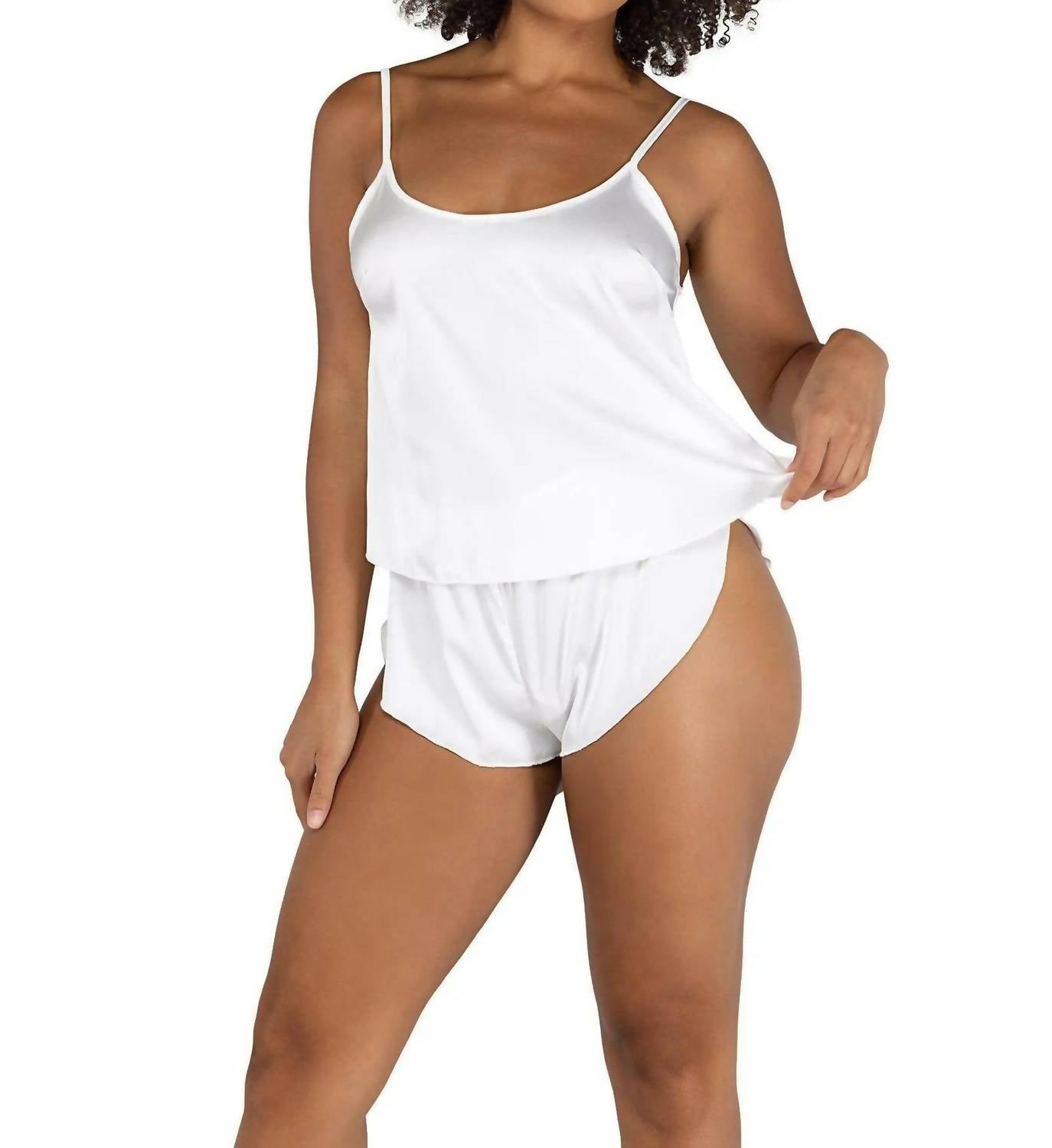 Мягкий сатиновый короткий комплект с тюльпанами в белом цвете Roma Confidential
Мягкий сатиновый короткий комплект с тюльпанами в белом цвете Roma Confidential