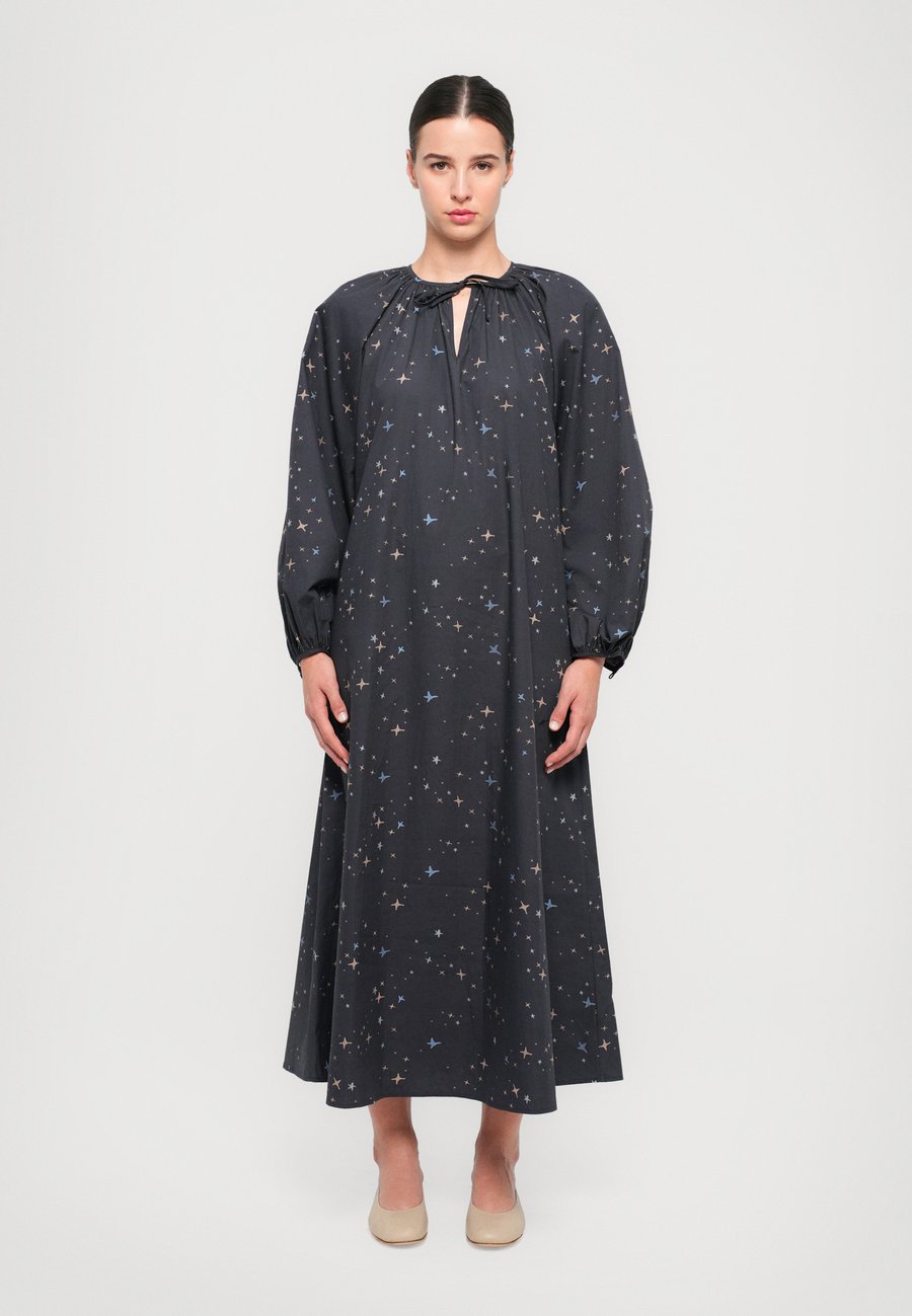 Платье Helmstedt Day dress, Dark Blue
Платье Helmstedt Day dress, Dark Blue