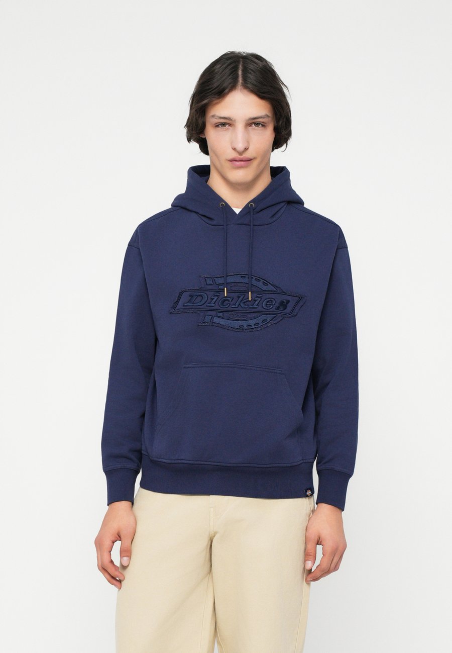 Худи Dickies GRAPHIC HOODIE, Naval Academy/Dark Blue
Худи Dickies GRAPHIC HOODIE, Naval Academy/Dark Blue